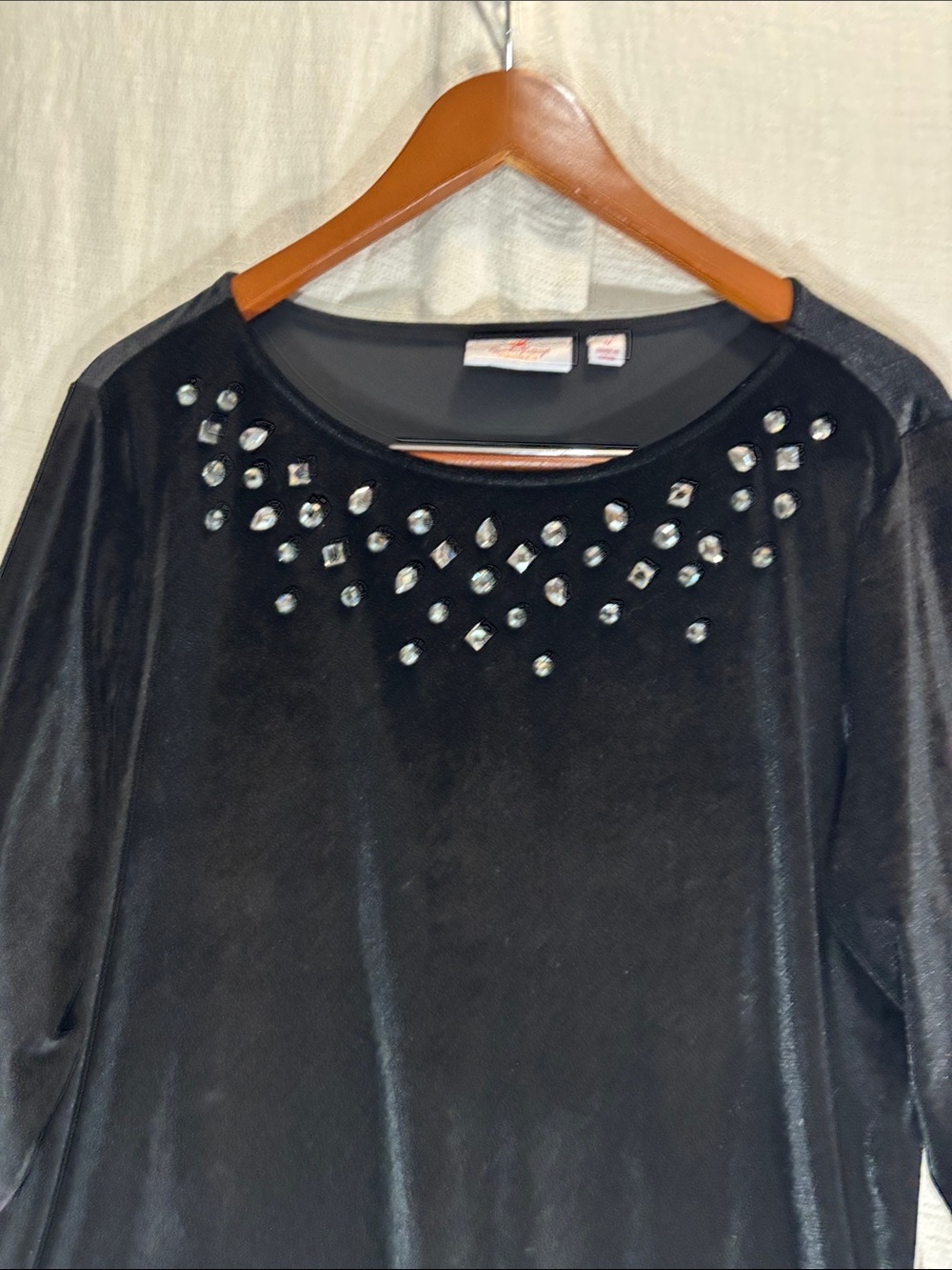 Quacker Factory Black Velvet Rhinestone Embellished Tunic Blouse Size 1X EUC - Picture 3 of 8